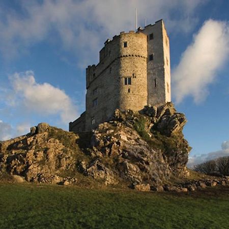Отель Roch Castle Экстерьер фото